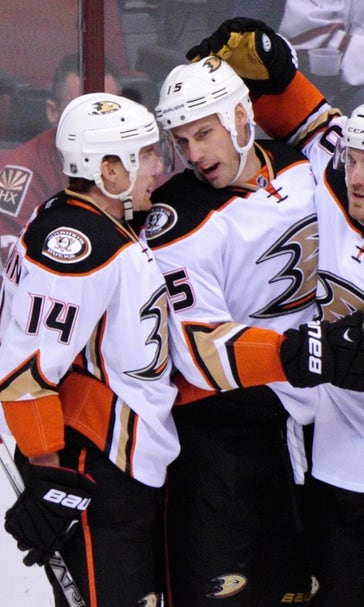 Ducks secure No. 1 seed in West with victory over Coyotes